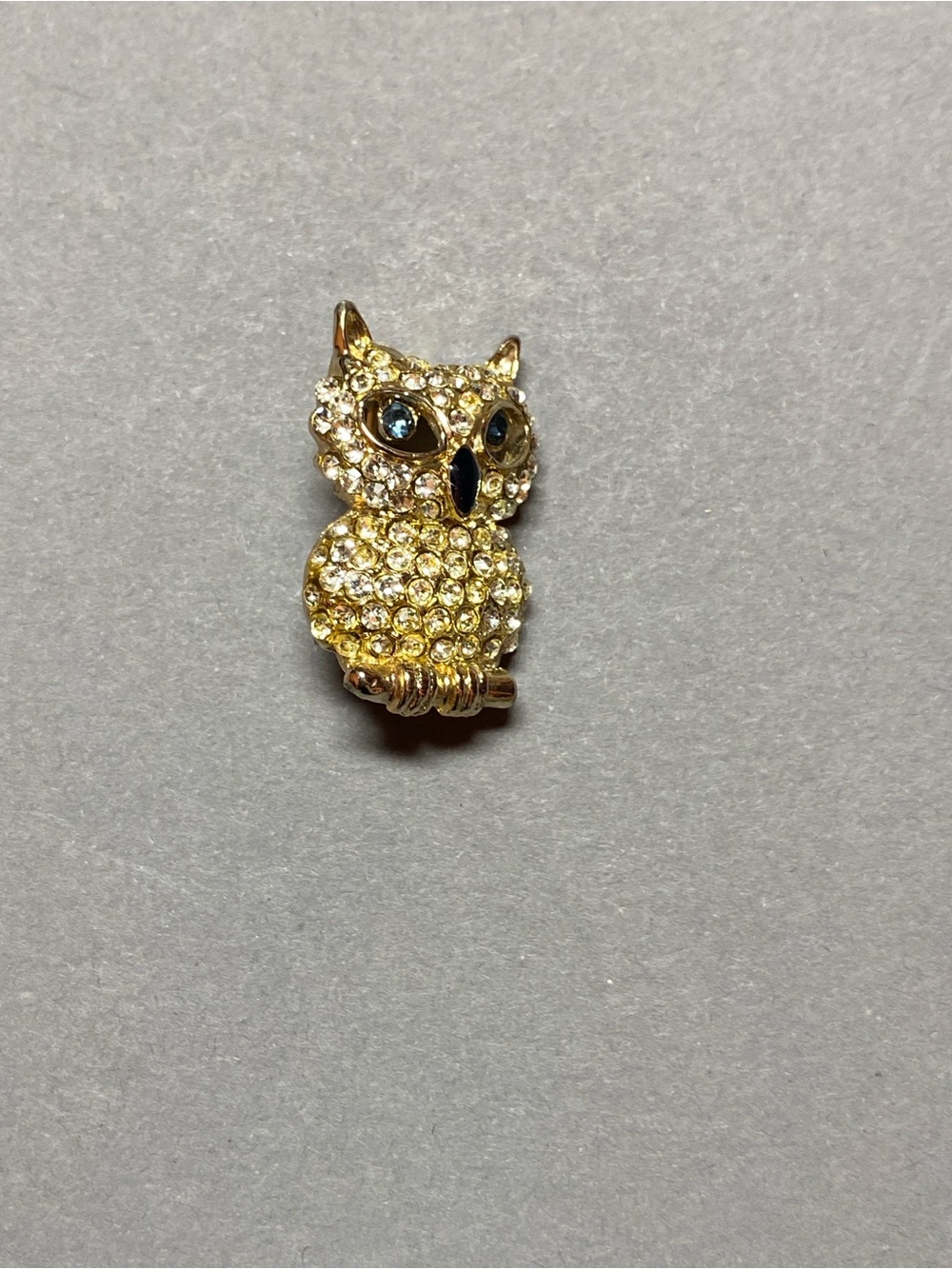 Vintage rhinestone owl pin